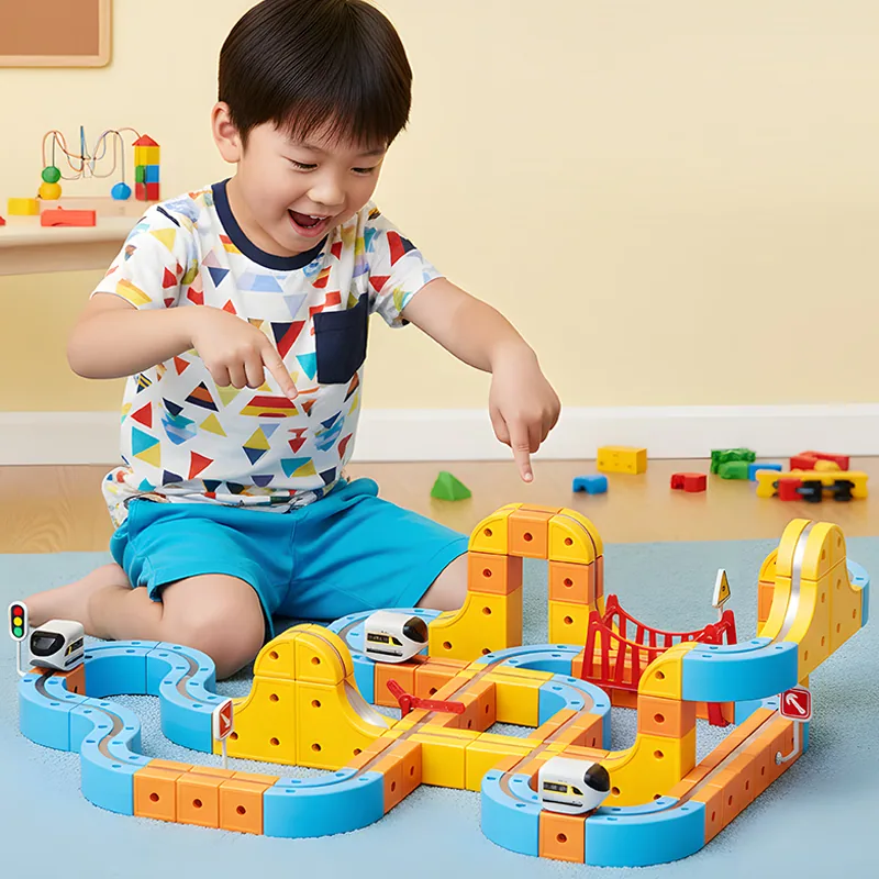 Разнообразные роскошные аксессуары 66-200PCS Электрические игрушки для детей возраста 3+ Универсальный магнитный поезд DIY для сборки рельсового автомобиля игрушки