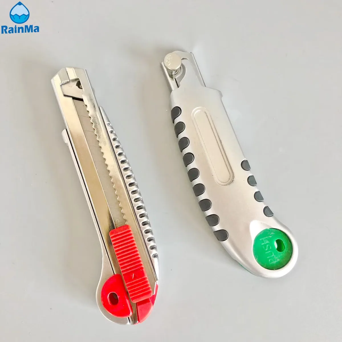 Нож для резки с выдвижным лезвием из алюминиевого сплава 18mm с встроенными 5 лезвиями