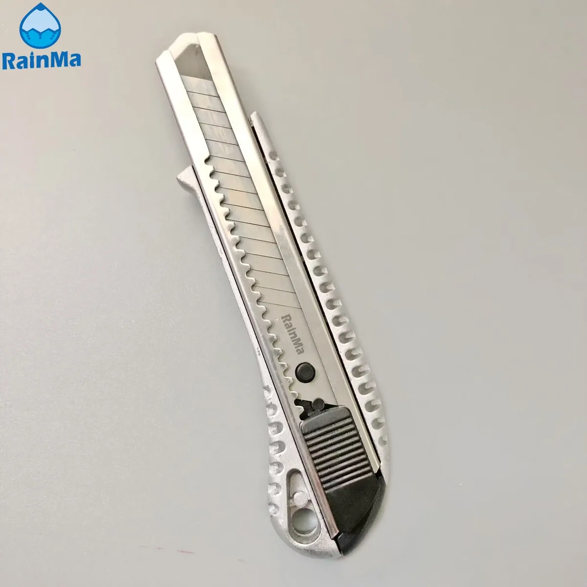 Алюминиевый сплав выдвижной автофиксирующийся 18mm нож для бумаги с индивидуальной упаковкой