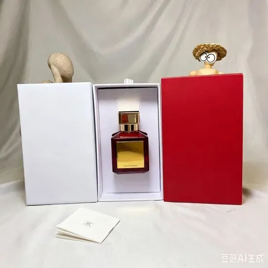 Парфюмированная вода Red Square Gold Label, амброво-ванильный долгоиграющий аромат 70ml