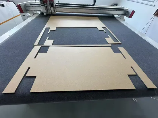 Цифровая машина для резки картона CNC для упаковки, прототипирования и изготовления образцов