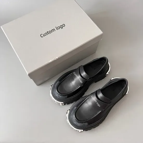 Оригинальные роскошные дизайнерские loafers из натуральной кожи с черным металлом и толстой подошвой