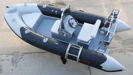 Сертифицированная CE 4.3m Риб 430 надувная лодка из стекловолокна для рыбалки на открытом воздухе, спасательных работ, гребли и моторного двигателя