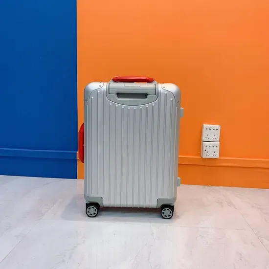 Последний роскошный дизайн чемодана Rimowa Original Classic из алюминия и магниевого сплава серебристого цвета