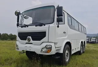 Сильное качество 31 Сиденья 6X6 Пустынный Дунфэн Двигатель внедорожного дизельного автобуса